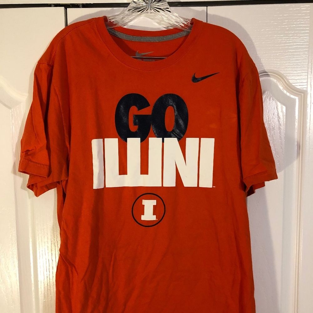Nike - XL Illinois Illini Orange Slogan shirt